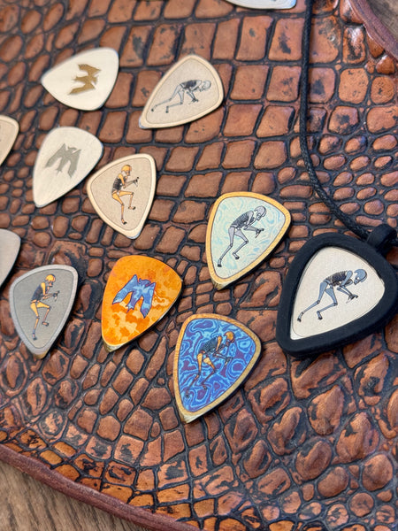 Timascus Sneakreaper Guitar Pick – Mummert Knives